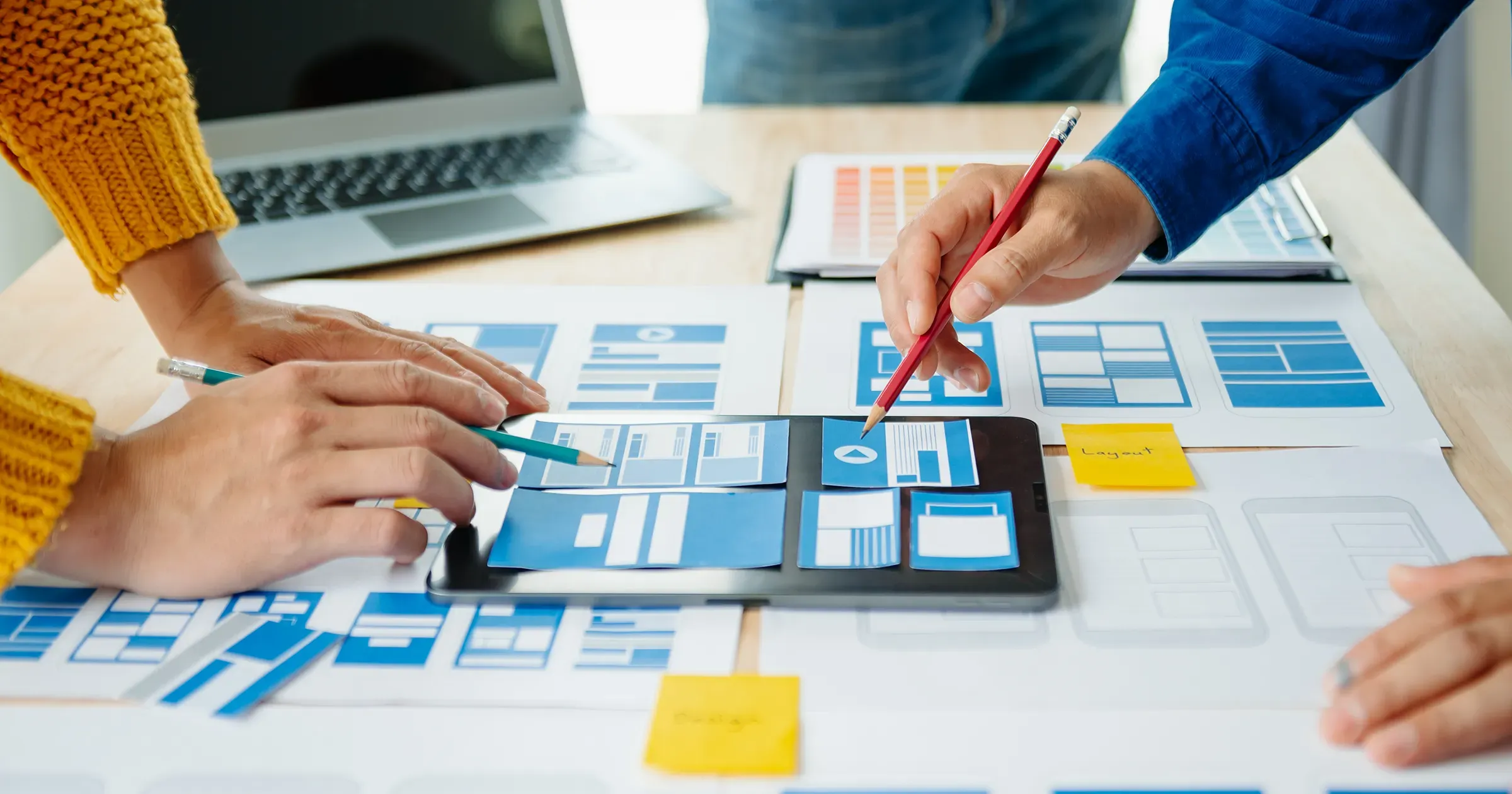 Structuring menus for service discovery